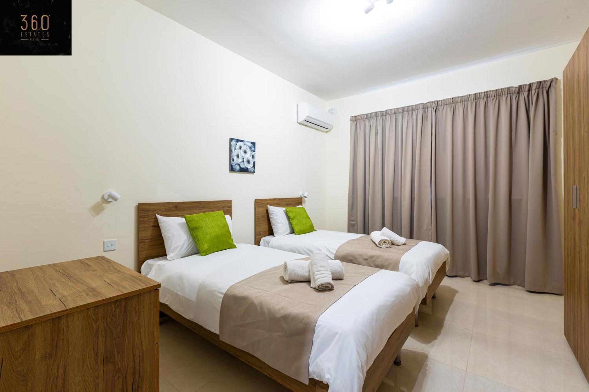 Beautiful 3Br Home With Private Balcony With Wifi & Ac By 360 Estates Marsaxlokk Exterior photo