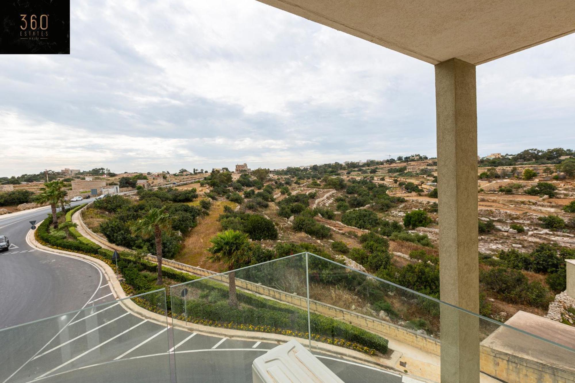 Beautiful 3Br Home With Private Balcony With Wifi & Ac By 360 Estates Marsaxlokk Exterior photo